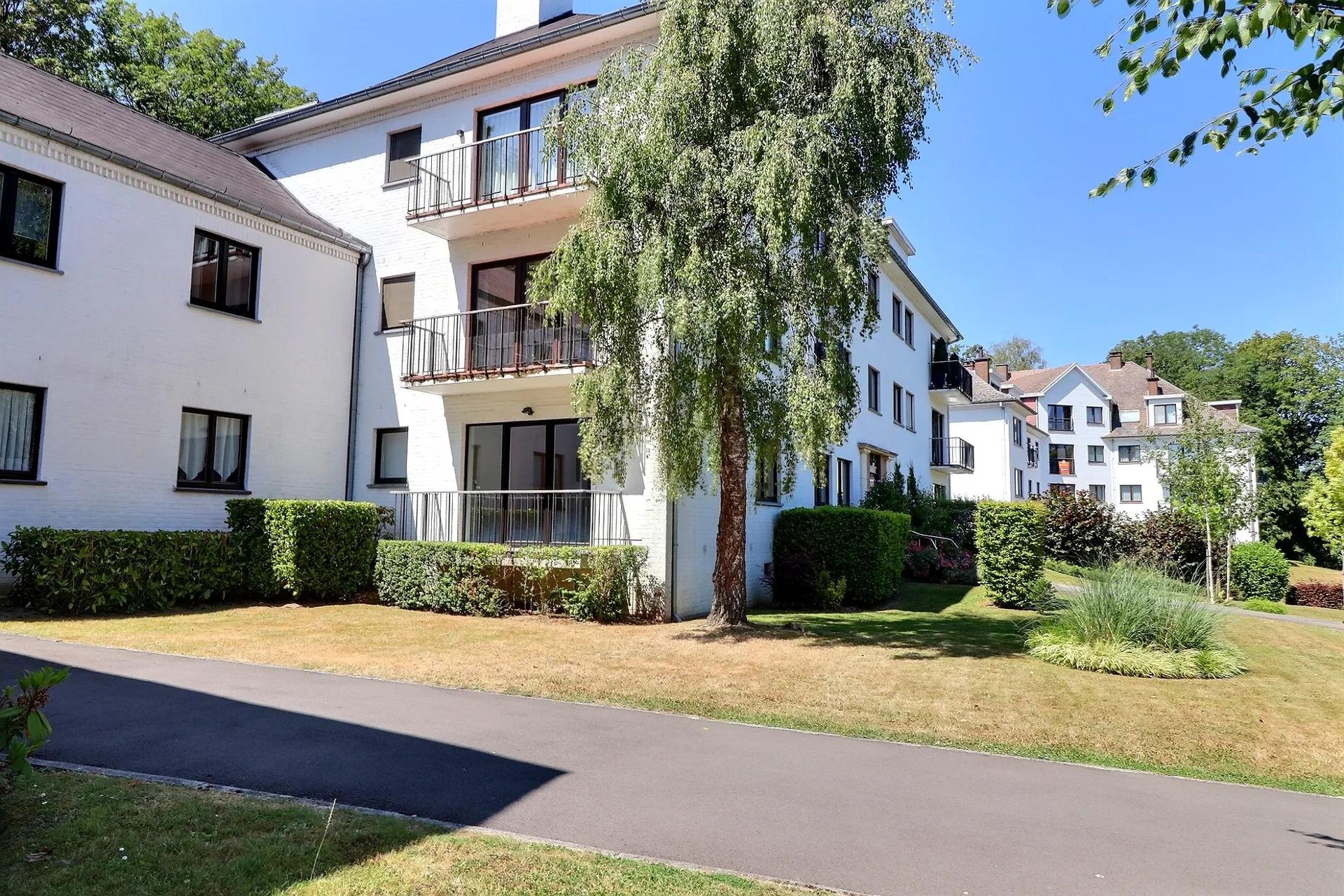 Appartement 2ch avec balcon, double garage et cave