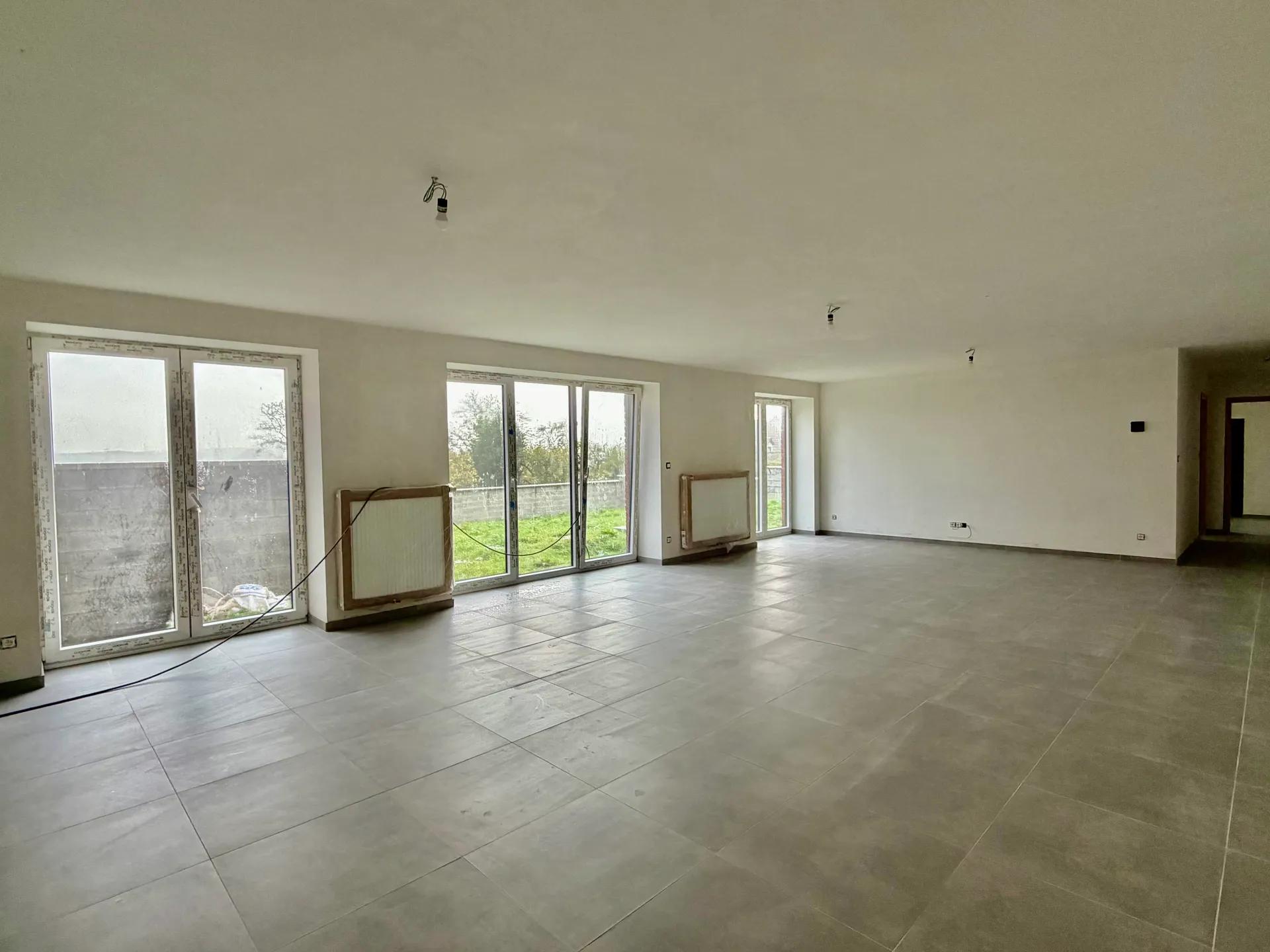 Appartement avec garage et jardin — photo 2