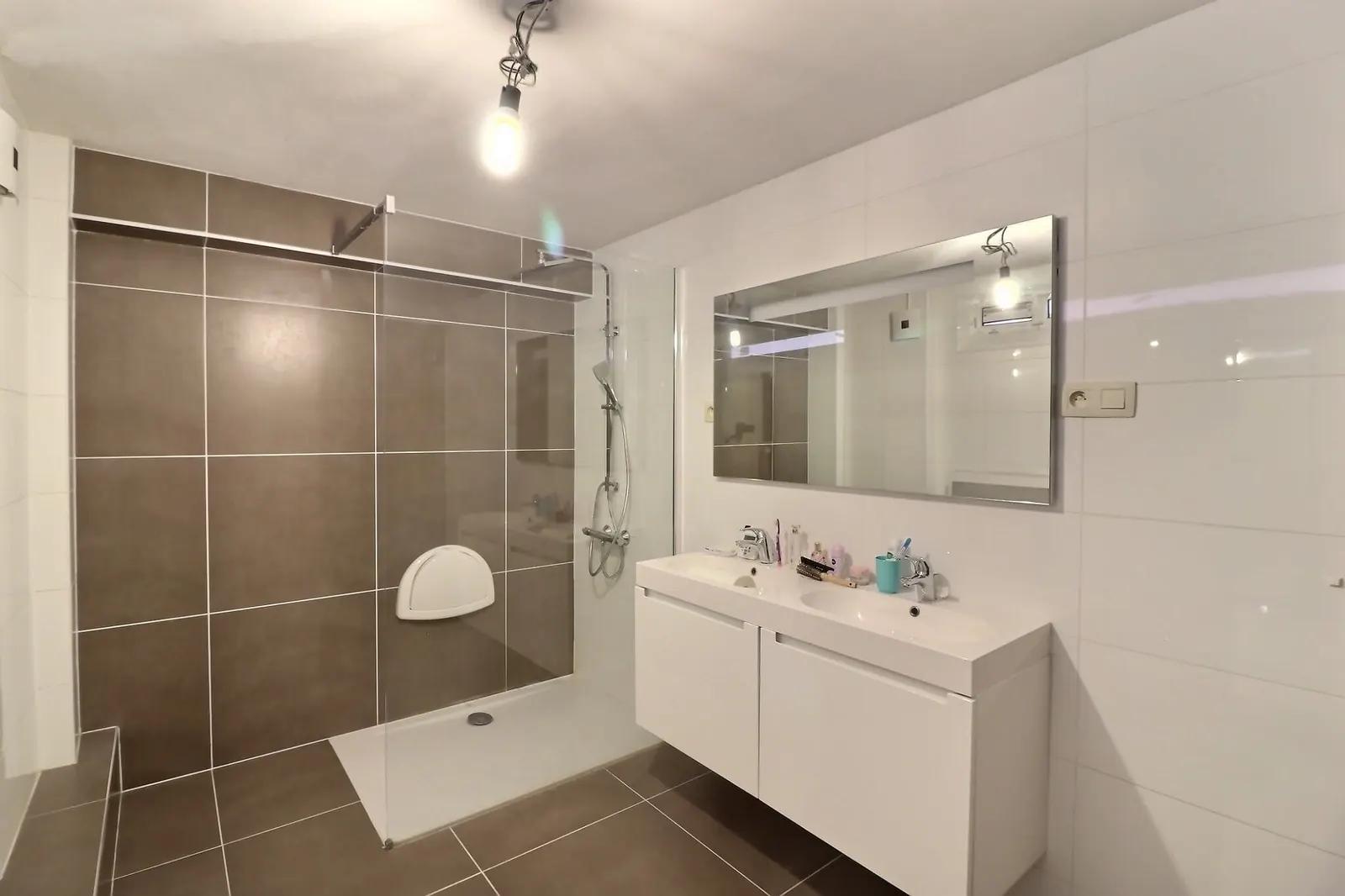 Appartement de plus de 130 m² — photo 4