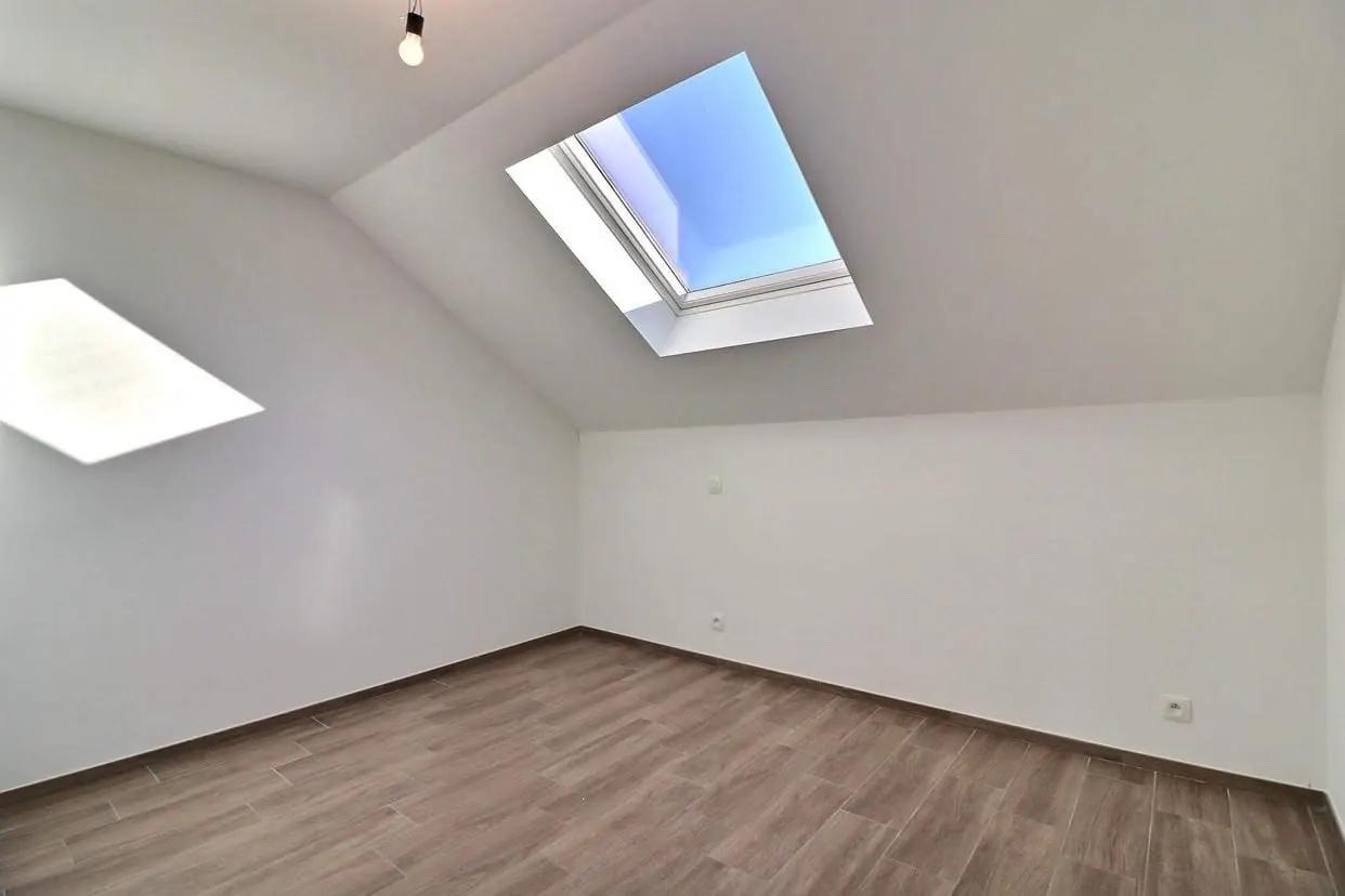 Nieuw appartement met 2 slaapkamers en balkon — foto 3