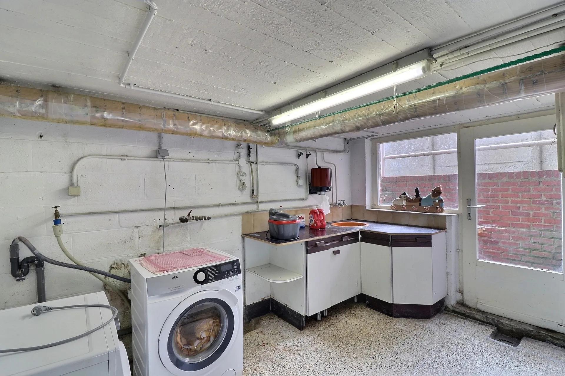 Mooie villa met 3 slaapkamers, twee garages en tuin — foto 11