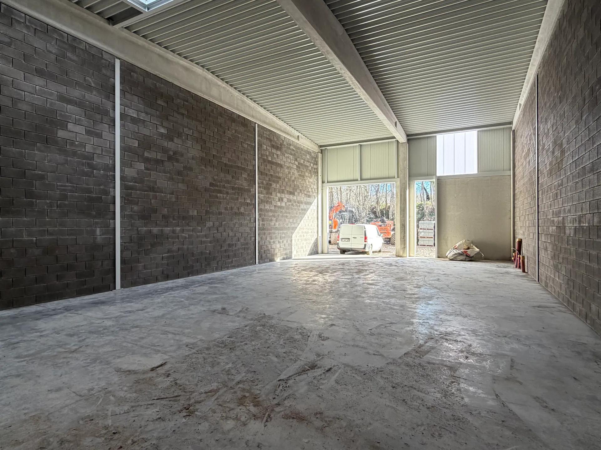 Cellule PME 200m2 neuve — photo 3