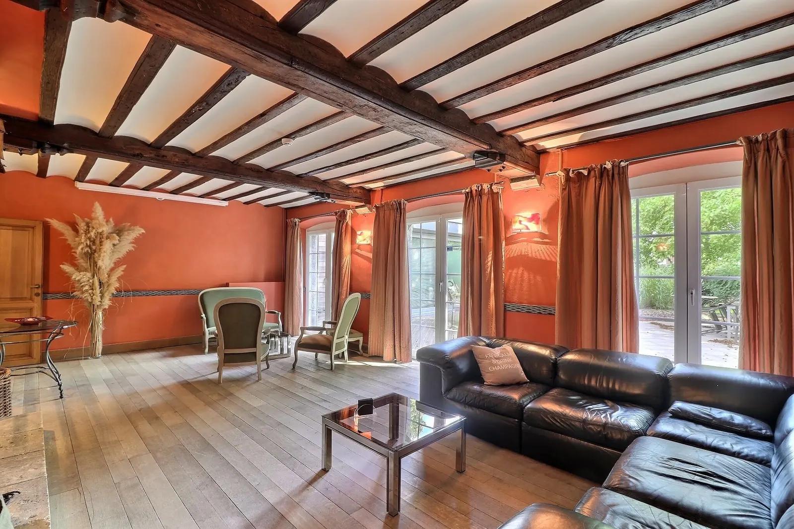 Herenhuis met binnenzwembad en 8 slaapkamers — foto 5