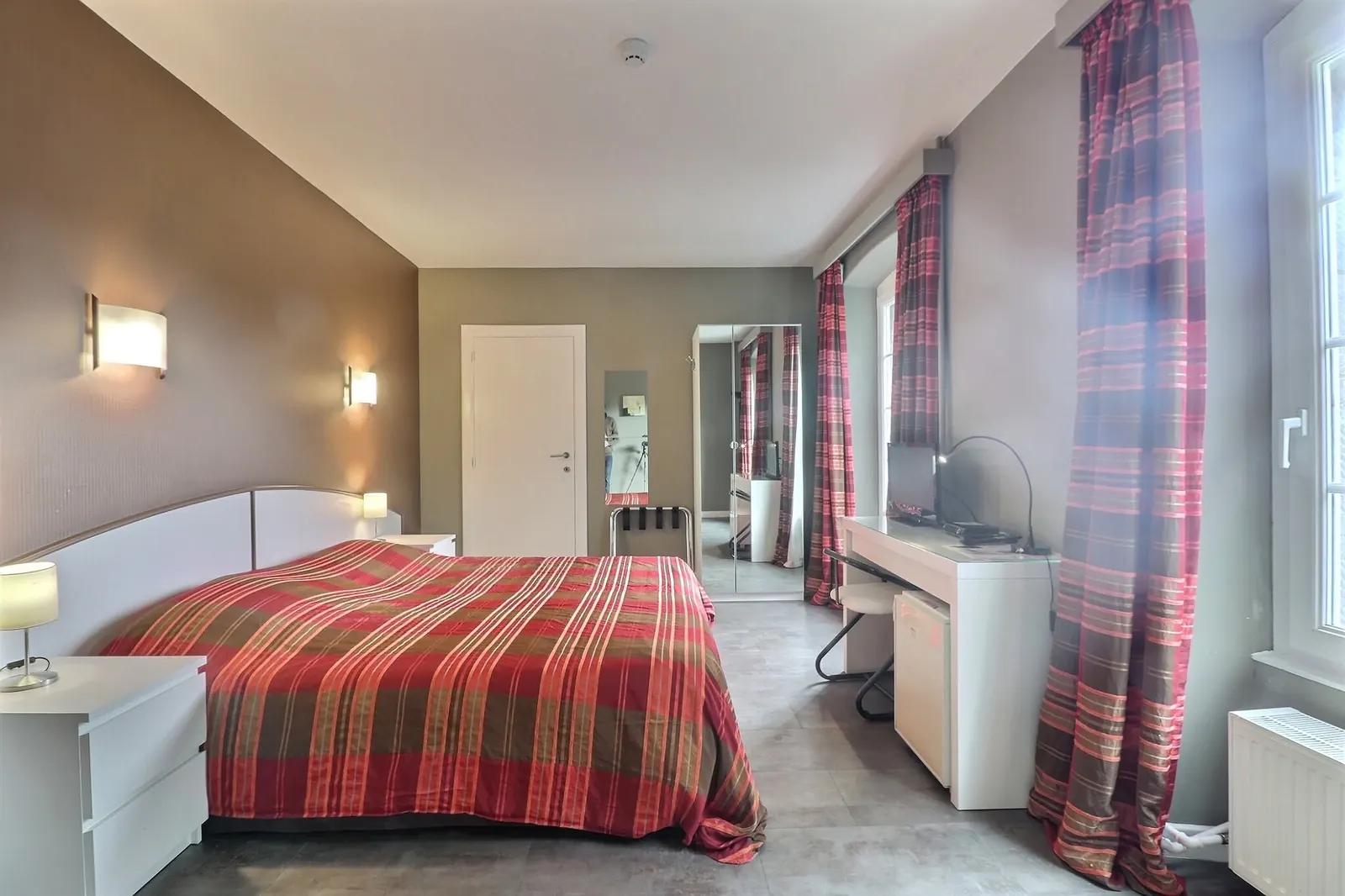 Herenhuis met binnenzwembad en 8 slaapkamers — foto 9