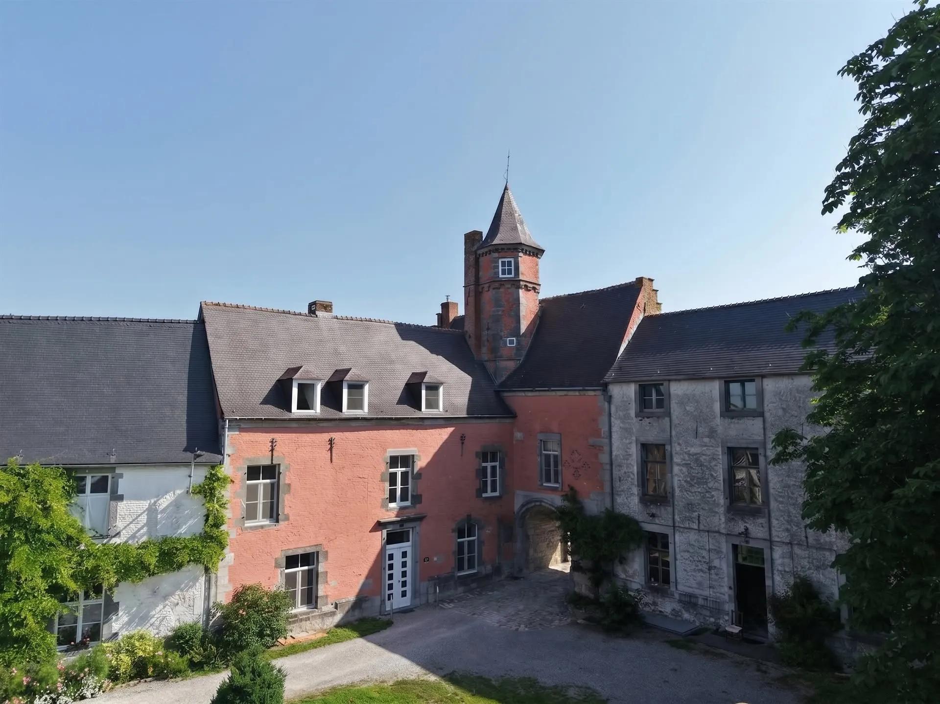 Dépendance de château – 5 ch. – Entièrement rénovée