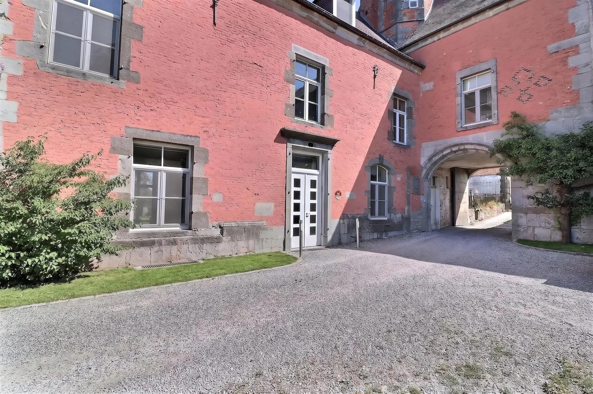 Dépendance de château – 5 ch. – Entièrement rénovée — photo 2