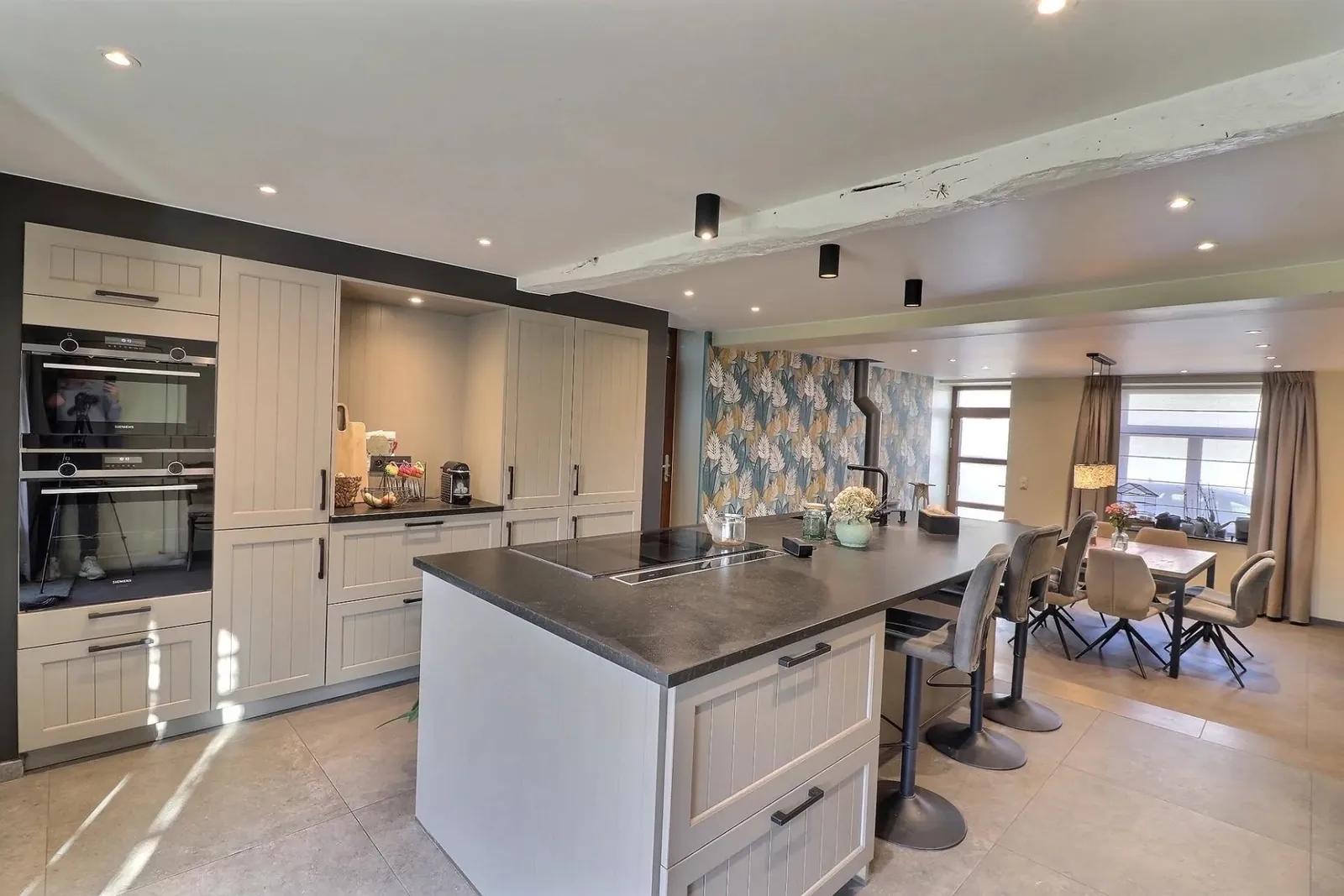Fermette rénovée sur plus de 30 ares avec étable et garage à Senzeille — photo 3