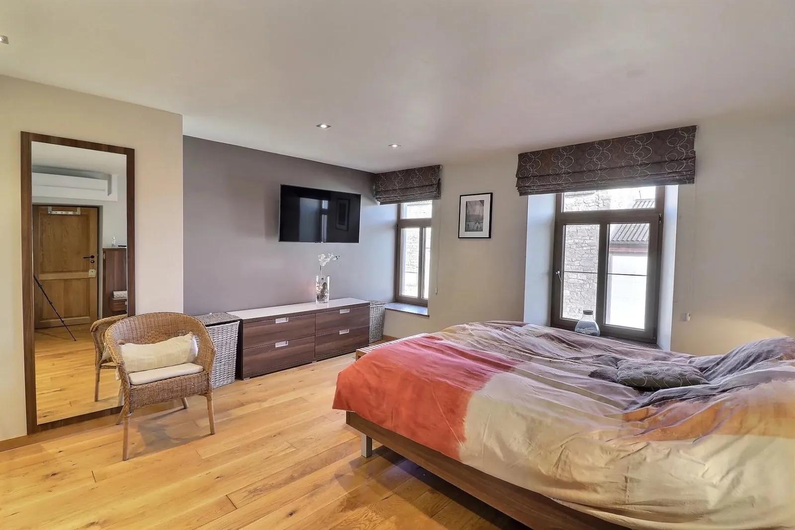 Fermette rénovée sur plus de 30 ares avec étable et garage à Senzeille — photo 8