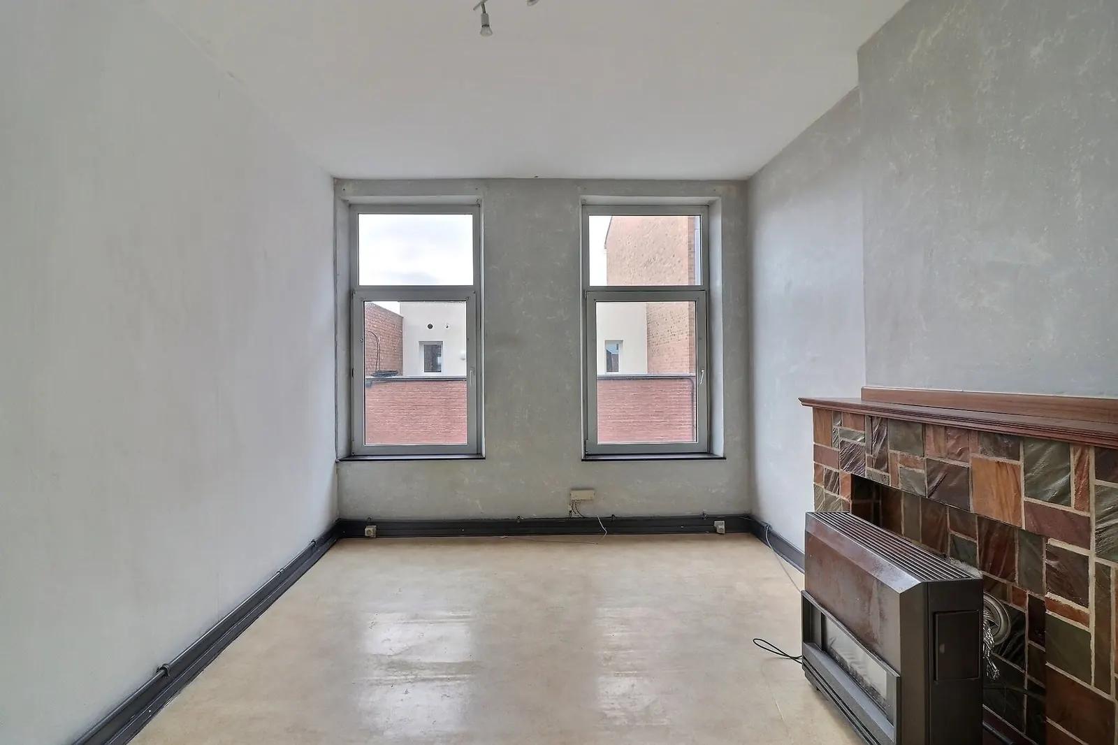 Gebouw met 3 appartementen en tuin — foto 2