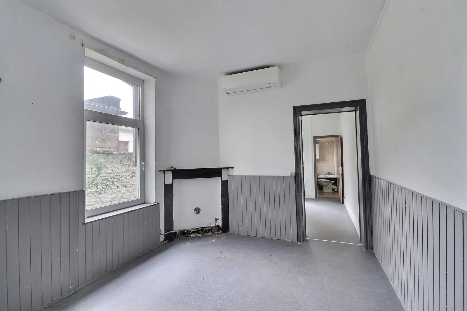 Gebouw met 3 appartementen en tuin — foto 3