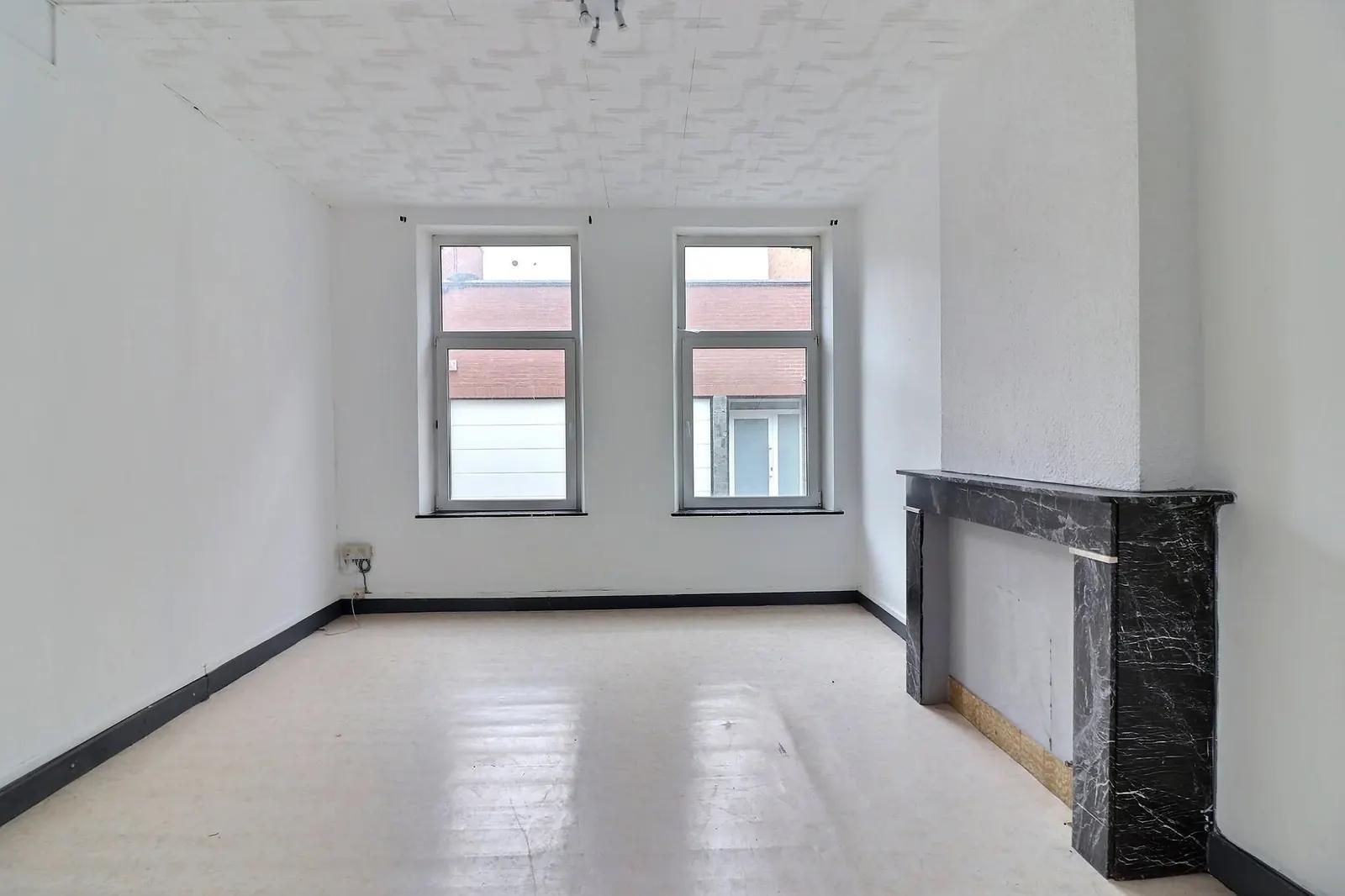 Gebouw met 3 appartementen en tuin — foto 4