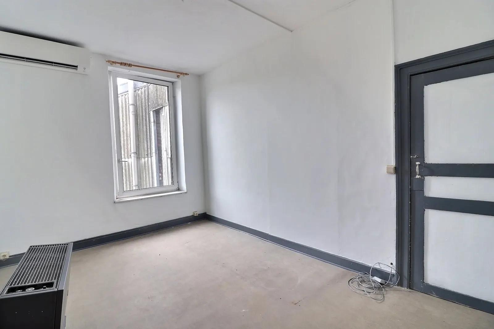 Gebouw met 3 appartementen en tuin — foto 6