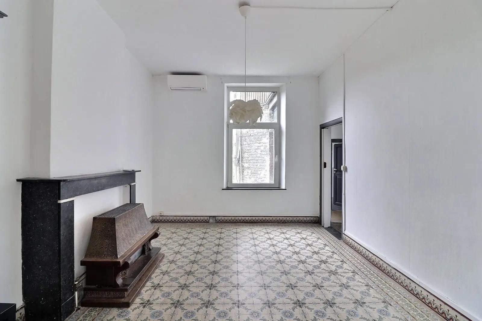 Gebouw met 3 appartementen en tuin — foto 7