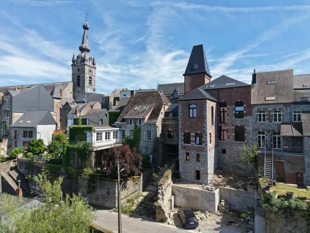Immeuble de 5 appartements neufs + bureaux en GO fermé