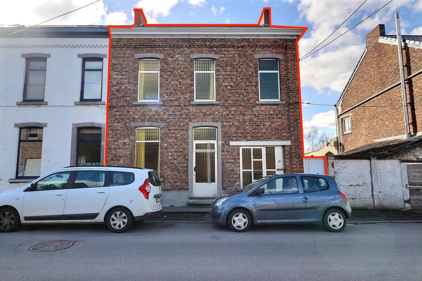 Maison à rénover avec jardin — photo 1