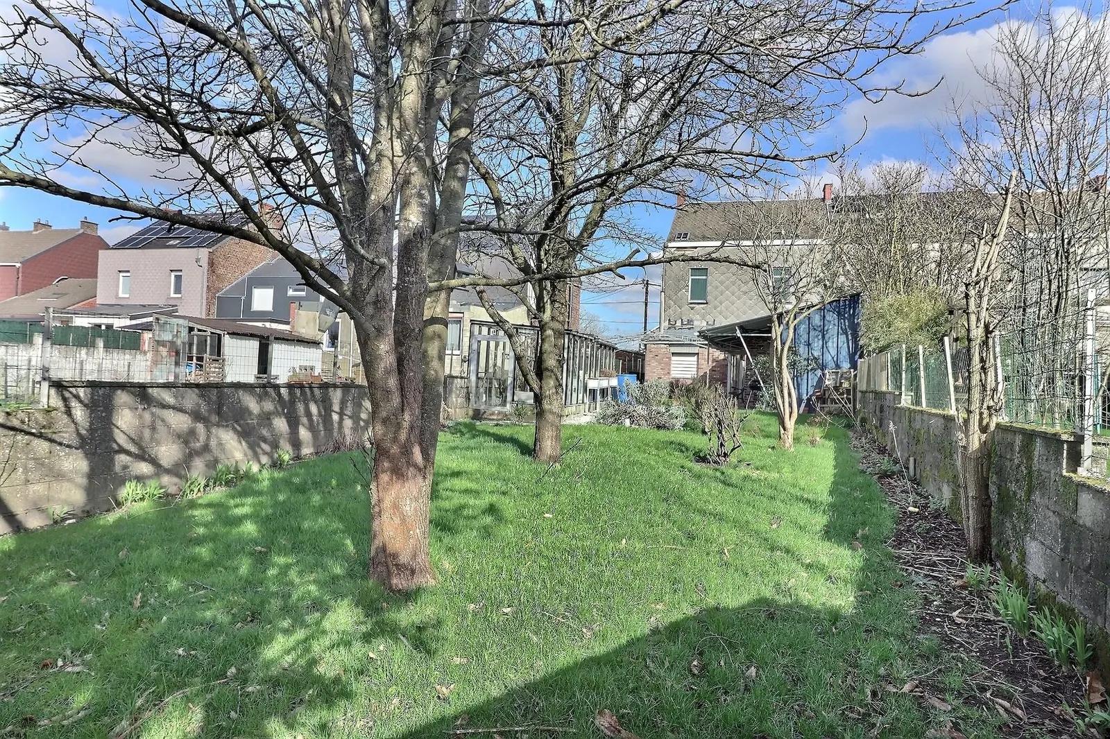 Maison à rénover avec jardin — photo 13