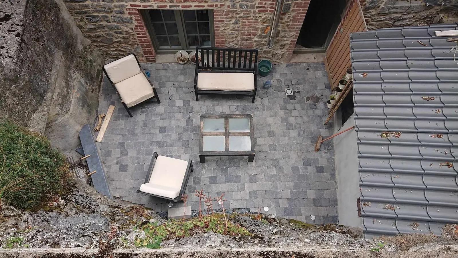 Maison en pierre avec cour et jardin — photo 9