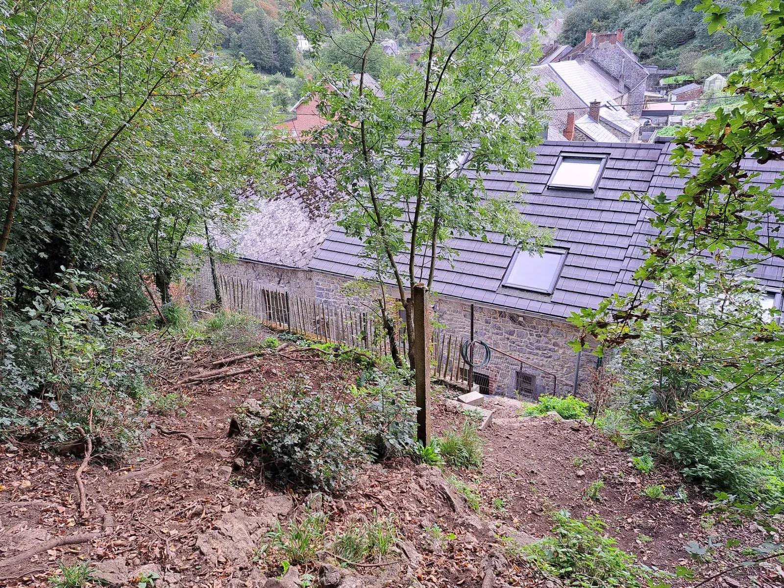 Maison en pierre avec cour et jardin — photo 10