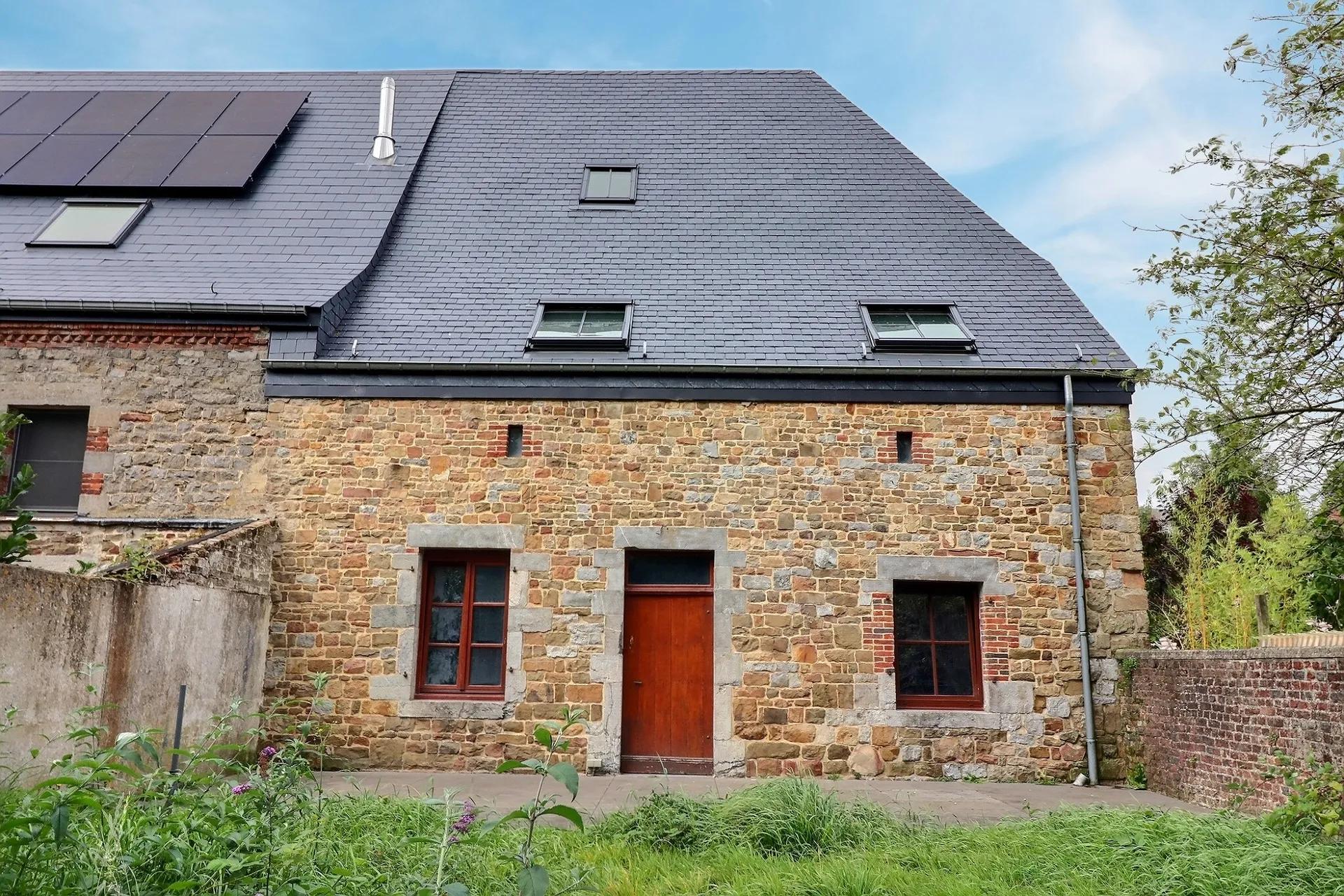 Momignies : Rare sur le marché – maison de 1663 restaurée, jusqu’à 5 chambres — photo 2