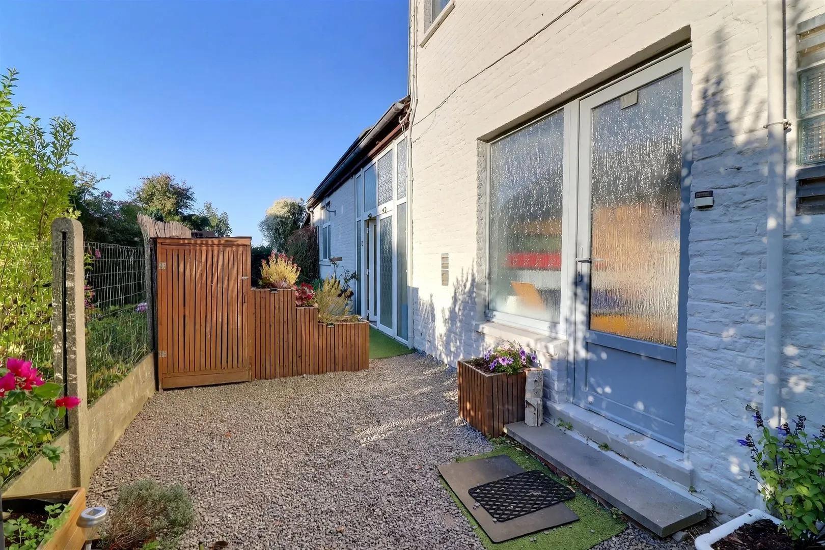 N4 : Ensemble immobilier comprenant commerce et habitations — photo 14