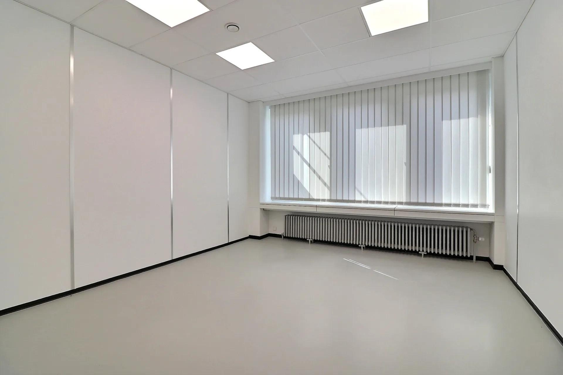 Plateau de bureaux au cœur de Charleroi — photo 2