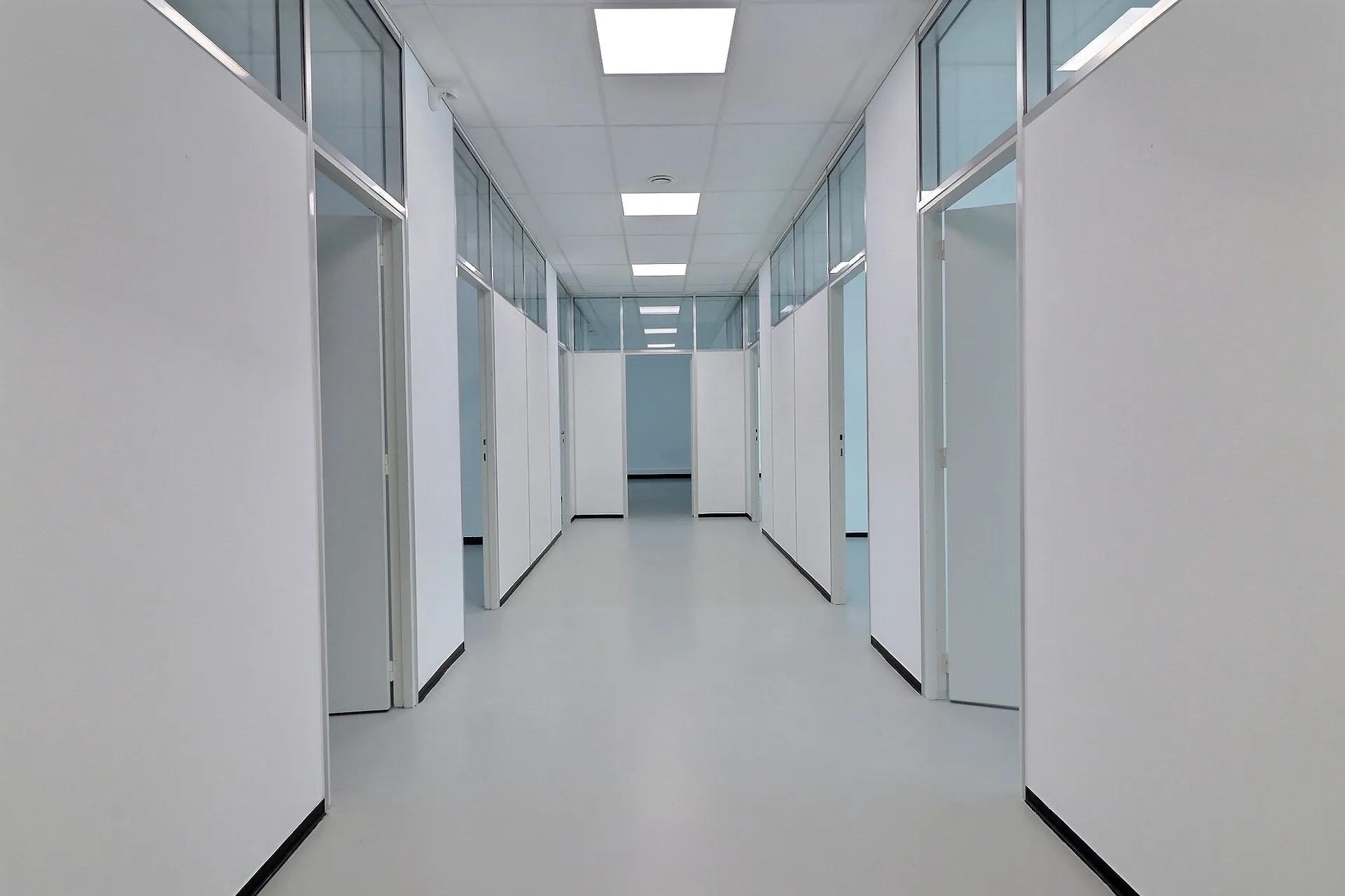 Plateau de bureaux au cœur de Charleroi — photo 4