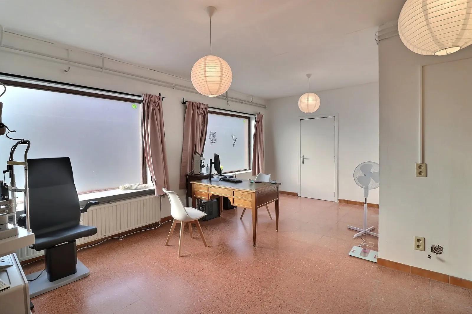 Handelsruimte van 125 m² op het gelijkvloers — foto 3