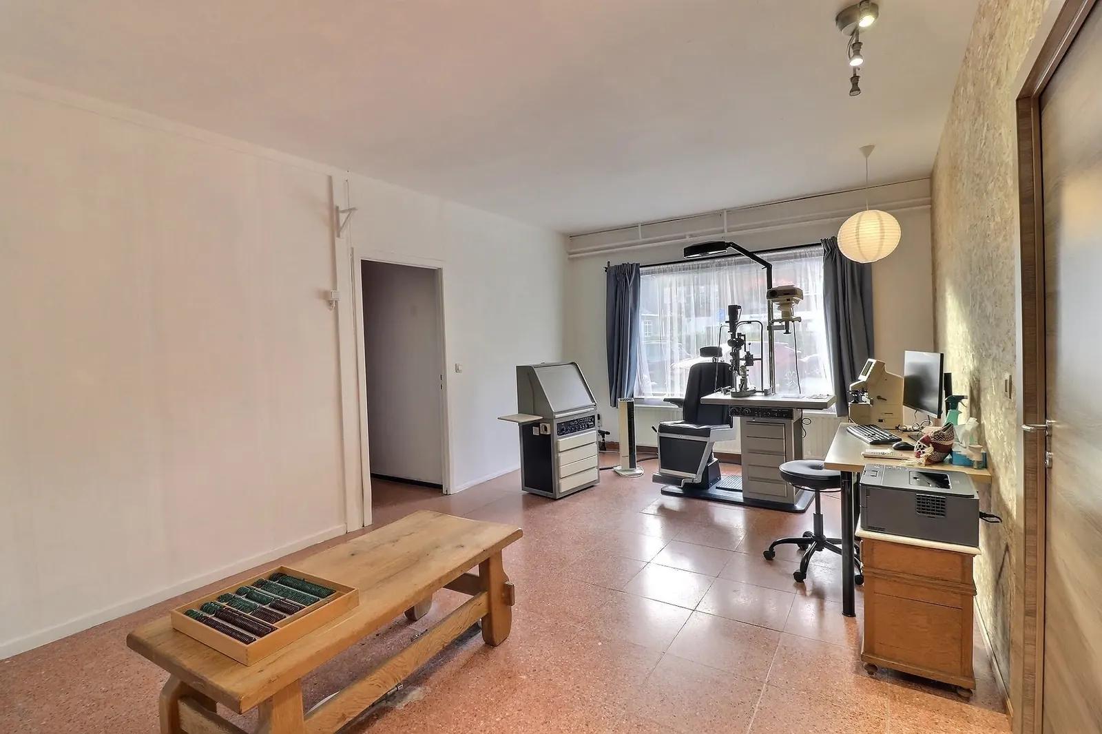 Handelsruimte van 125 m² op het gelijkvloers — foto 4