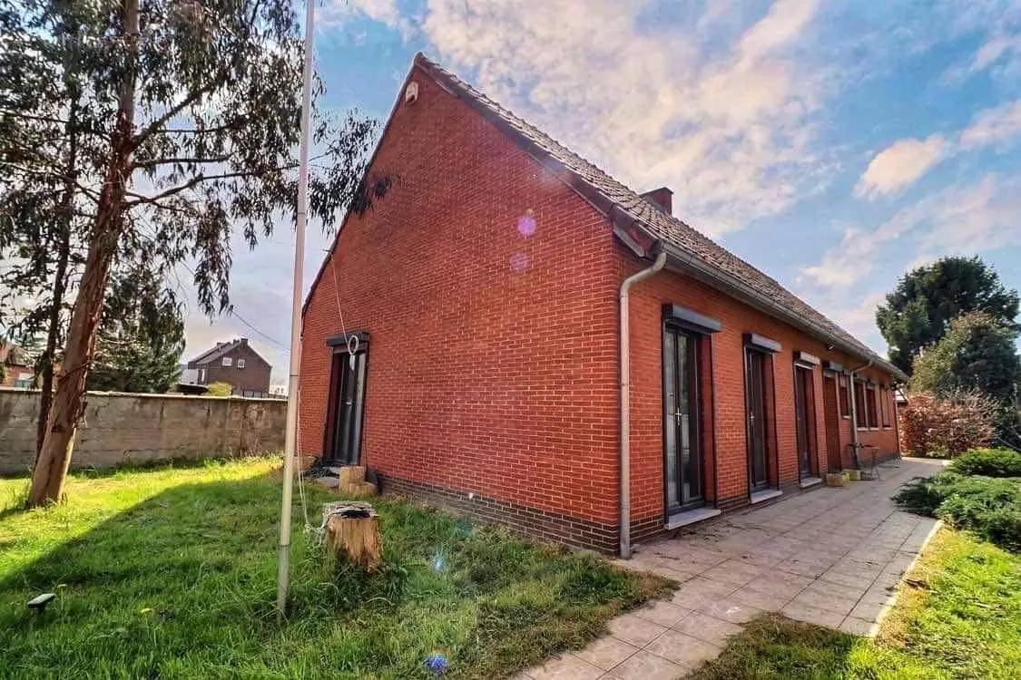 Villa met 3 slaapkamers en garage — foto 3