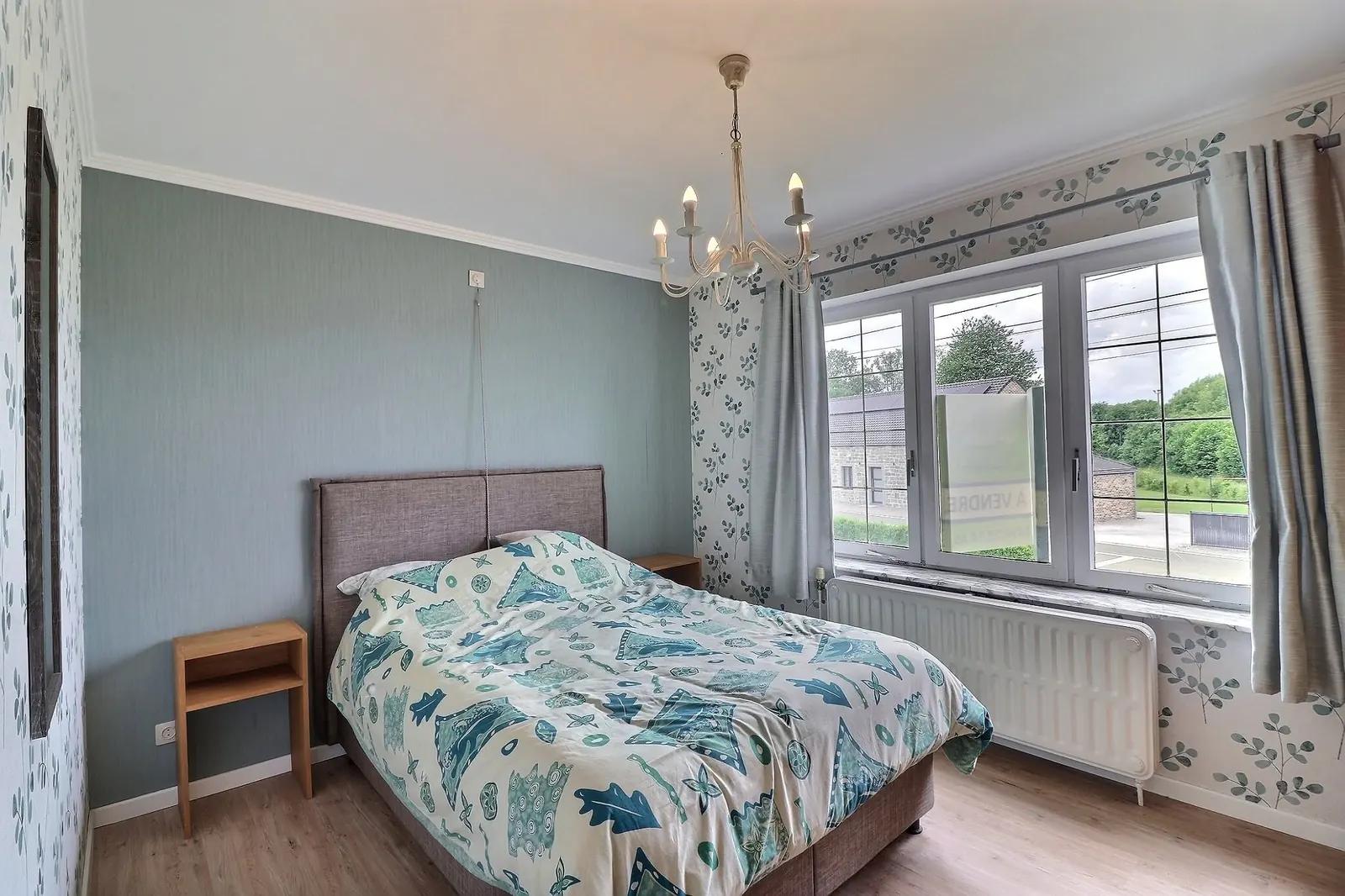 Villa met 4 slaapkamers, tuin en garages — foto 6