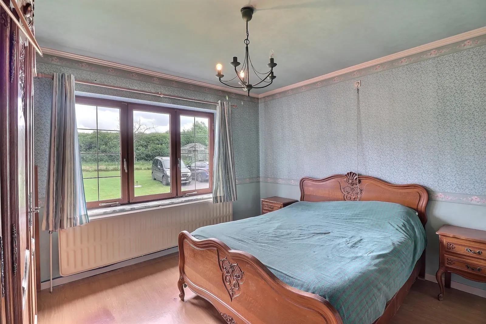 Villa met 4 slaapkamers, tuin en garages — foto 7