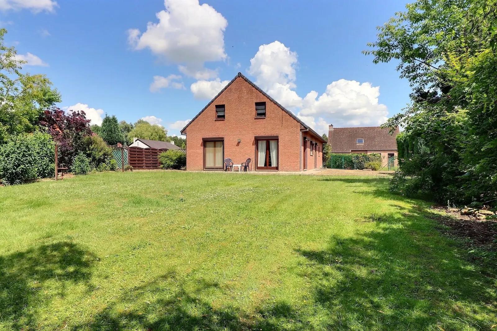 Gelijkvloerse villa aan de bosrand — foto 1