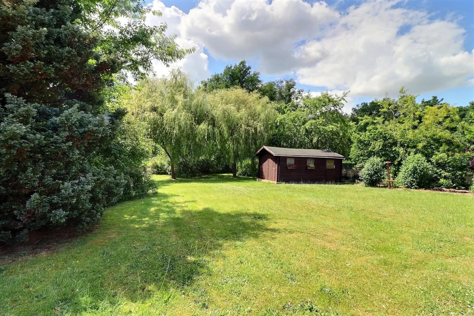 Gelijkvloerse villa aan de bosrand — foto 2