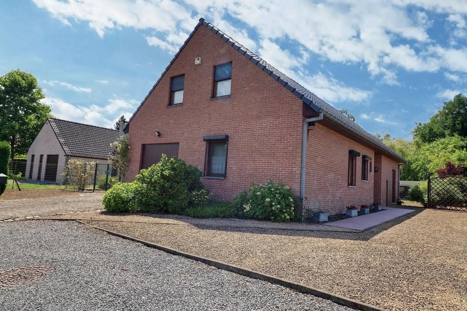 Gelijkvloerse villa aan de bosrand — foto 3