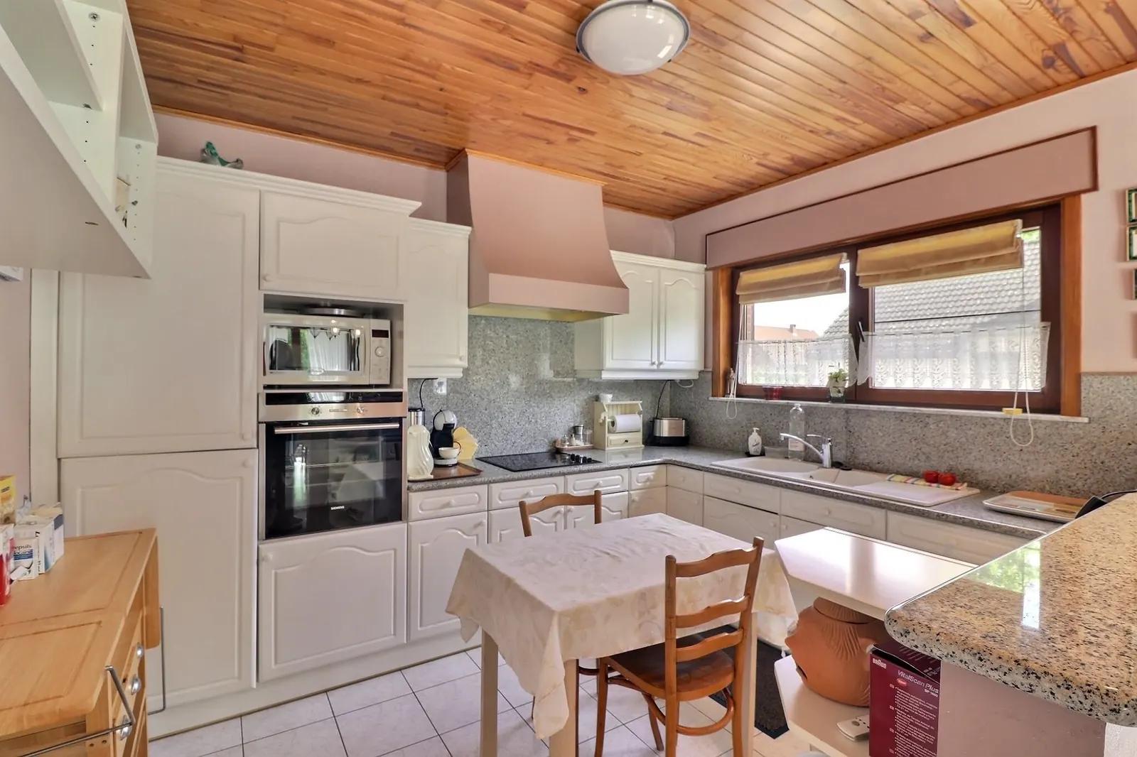 Gelijkvloerse villa aan de bosrand — foto 6