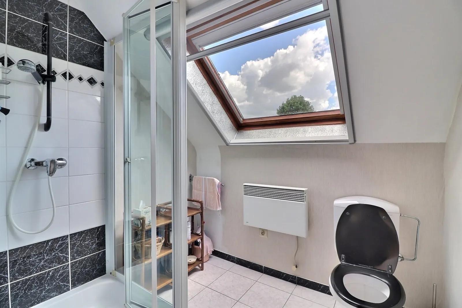 Gelijkvloerse villa aan de bosrand — foto 10