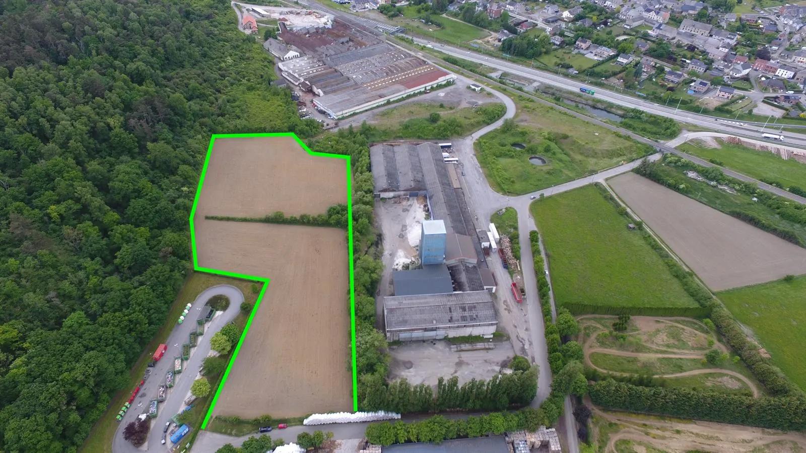 Couvin : Magnifique terrain industriel de 18 292m2