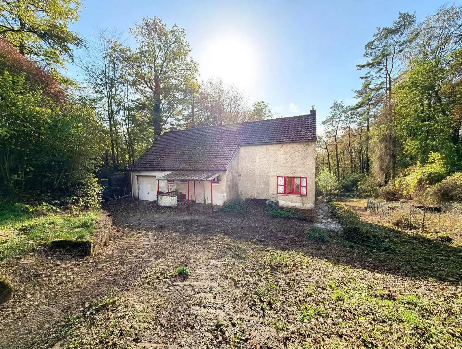 Maison à parachever sur un terrain de 37 ares à Petigny